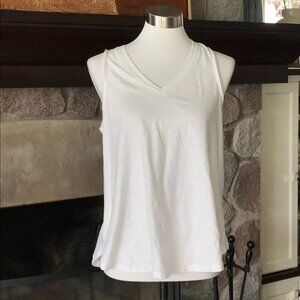 'Thread & Supply' White V-Neck Tank Top - Size Medium